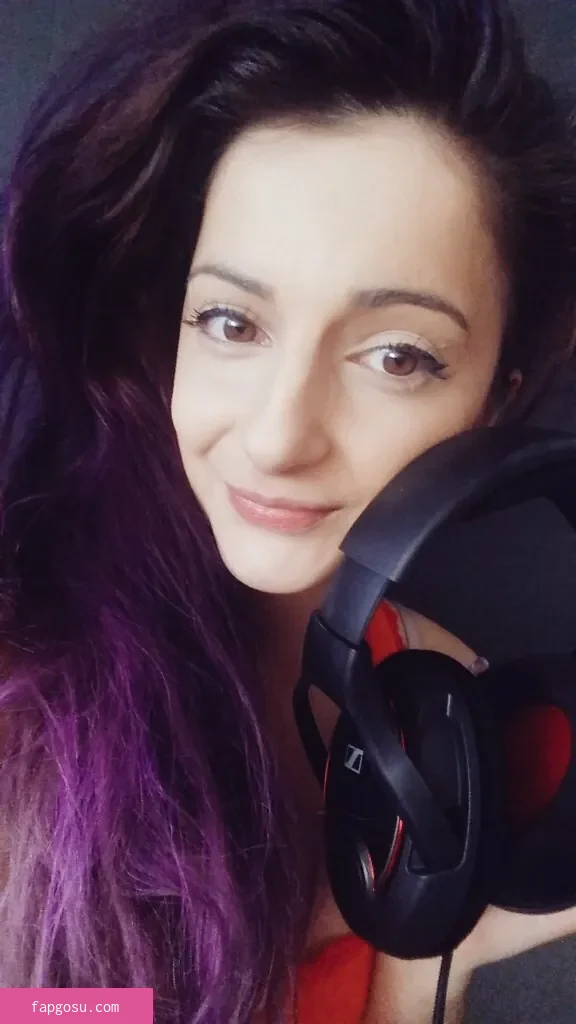 AnnieFuchsia