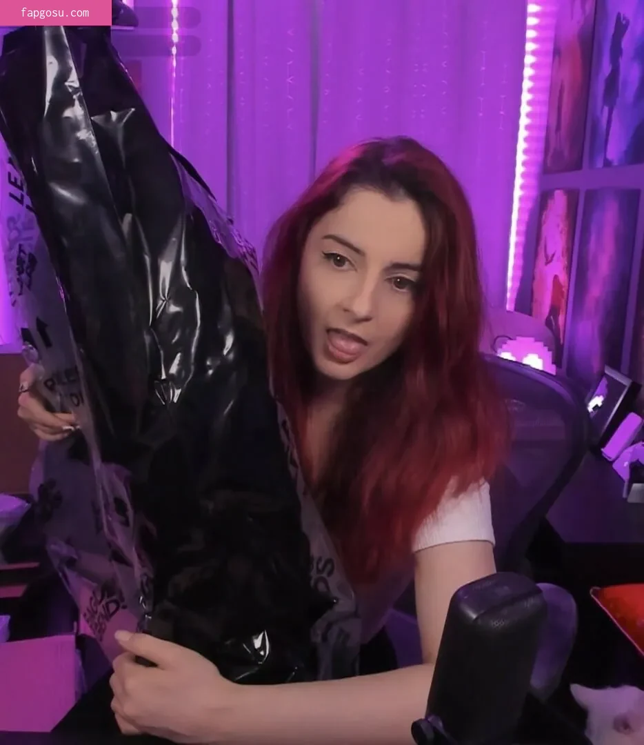 AnnieFuchsia