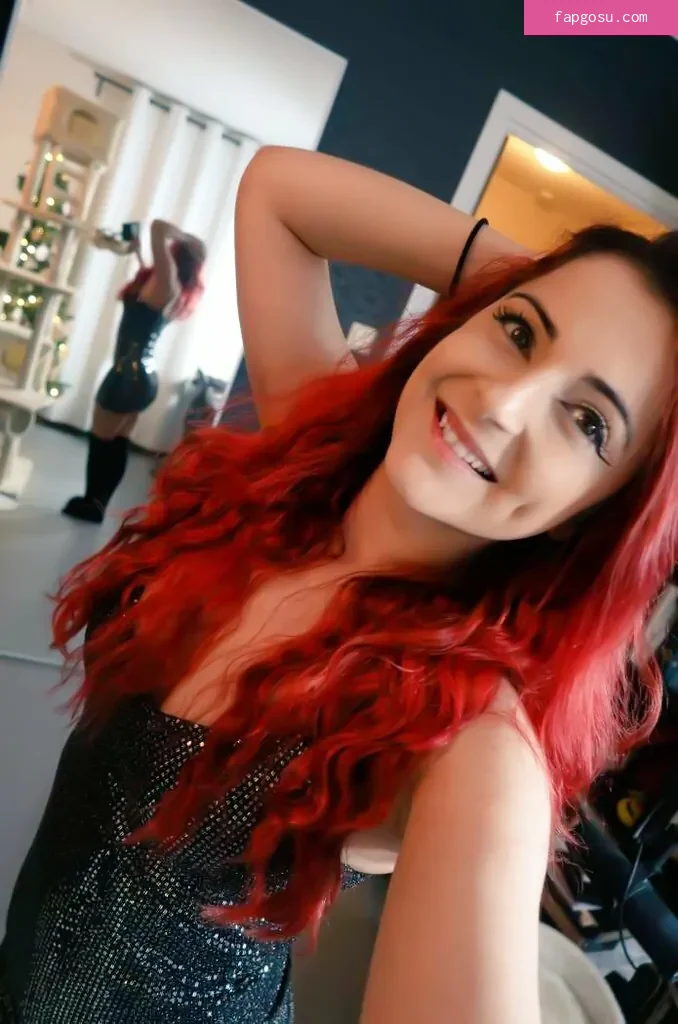 AnnieFuchsia
