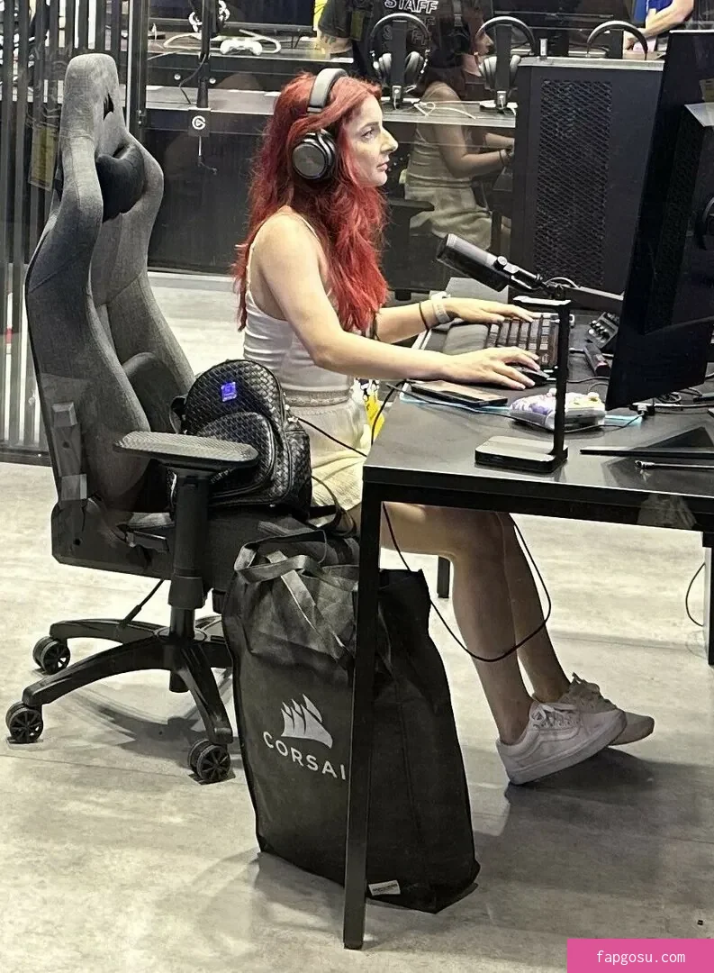 AnnieFuchsia