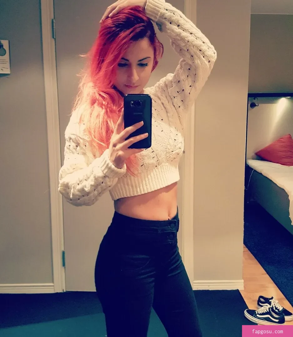 AnnieFuchsia