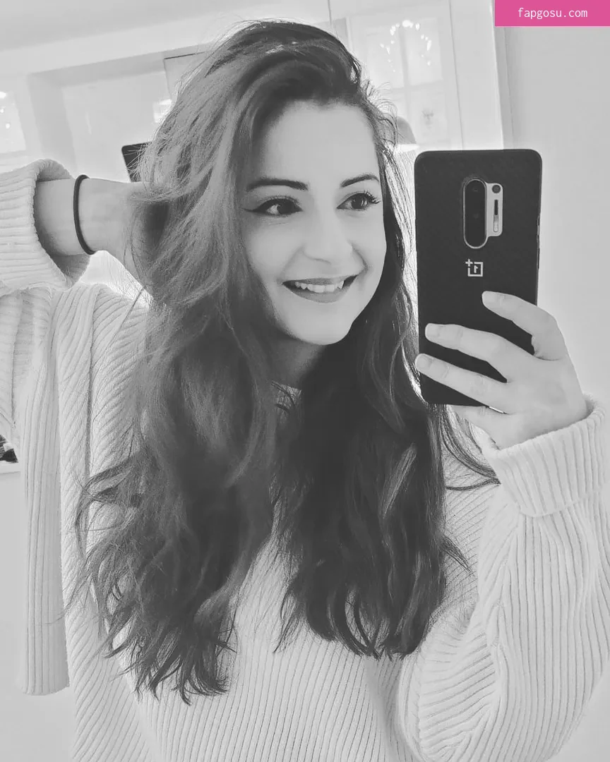AnnieFuchsia