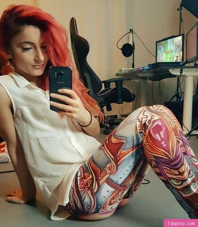AnnieFuchsia