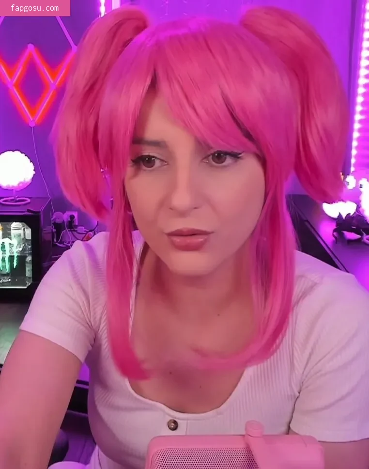 AnnieFuchsia