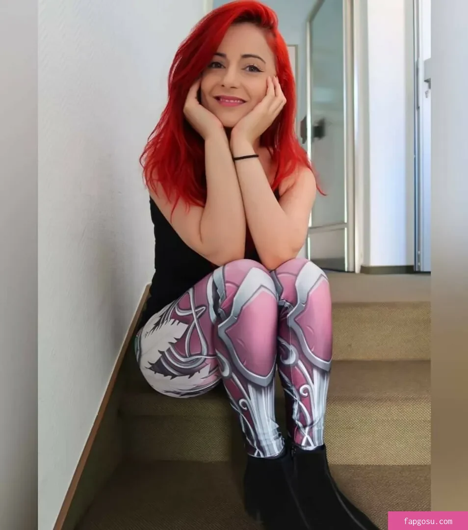 AnnieFuchsia
