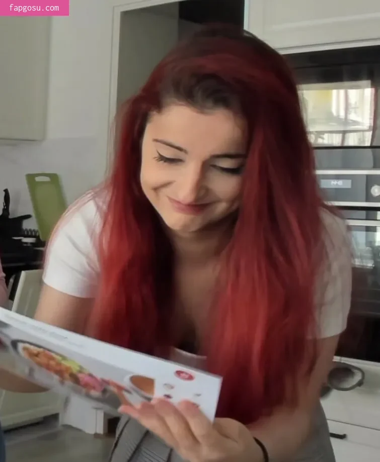AnnieFuchsia