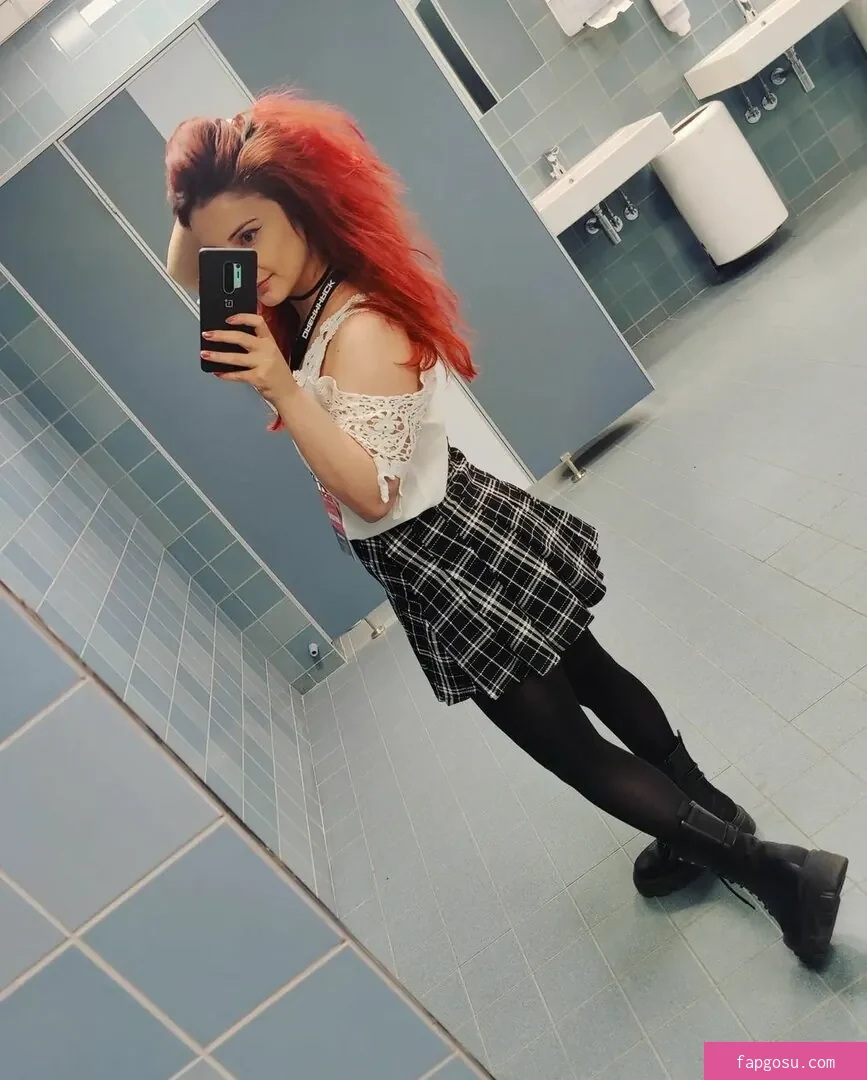AnnieFuchsia