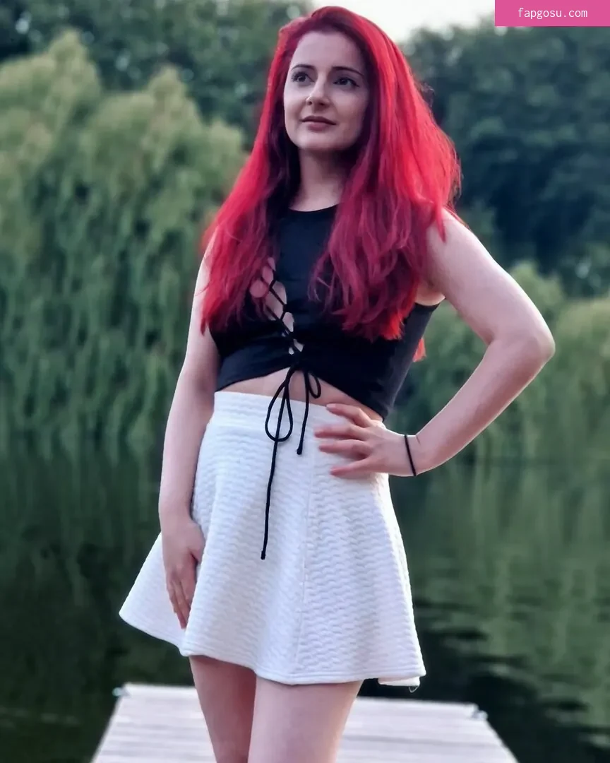 AnnieFuchsia