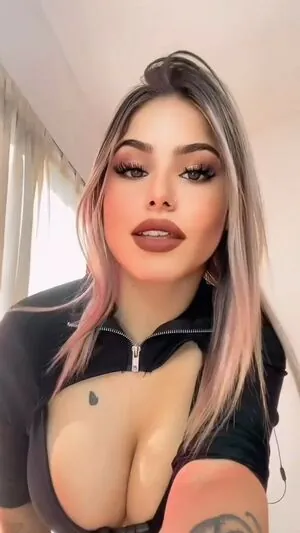 Abril Perez content