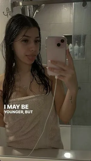 Ava_quijije content