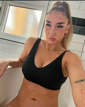Alicia.scholesx content