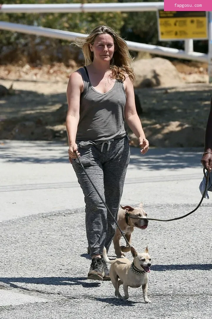 Alicia Silverstone