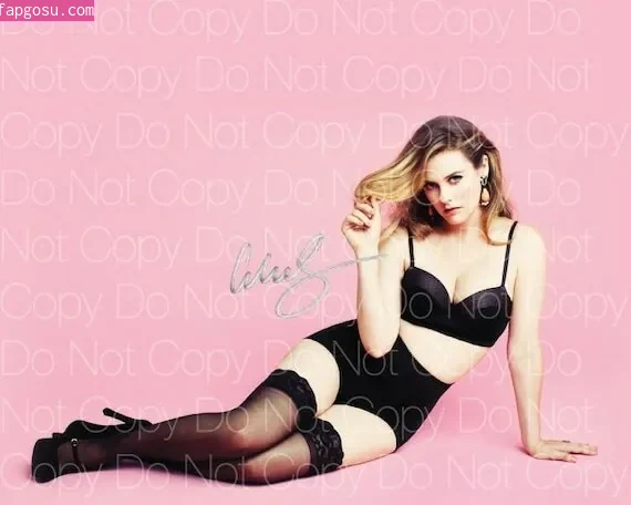 Alicia Silverstone