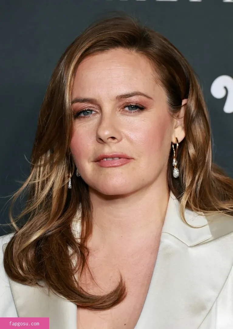 Alicia Silverstone