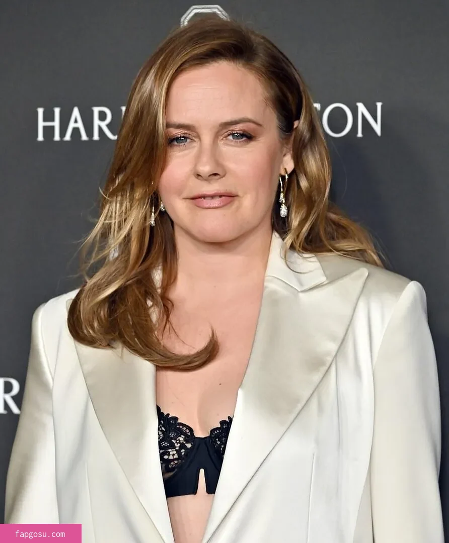 Alicia Silverstone