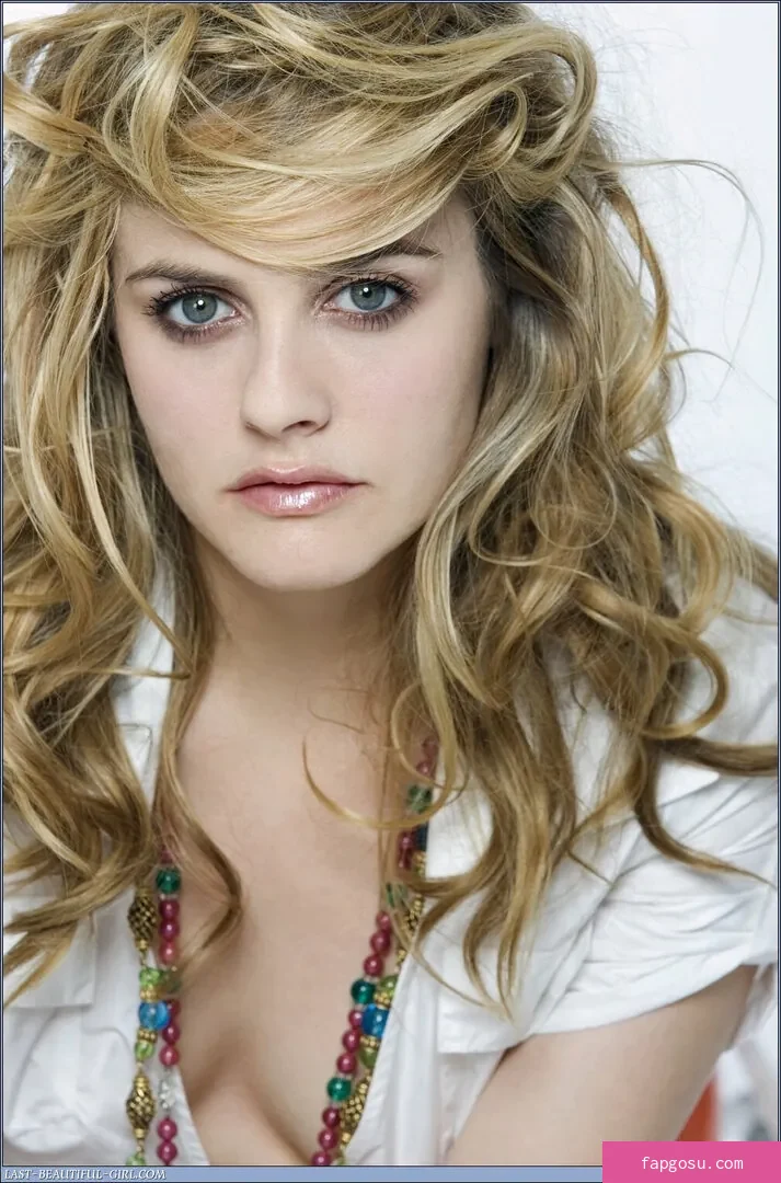 Alicia Silverstone