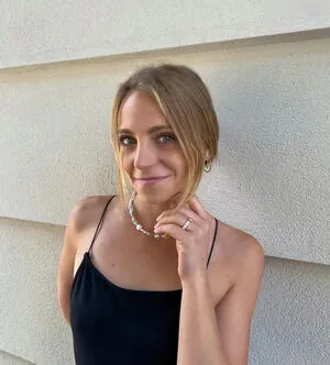 Alina Sophie Holst content