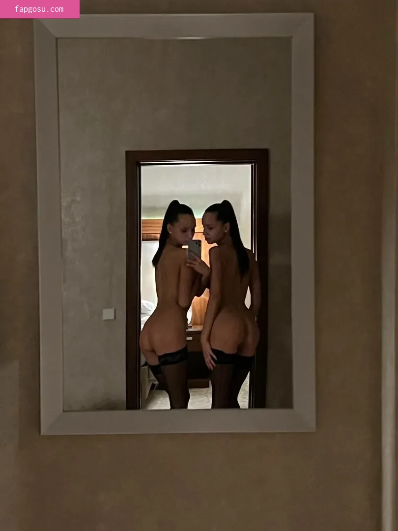 Adelalinka Twins