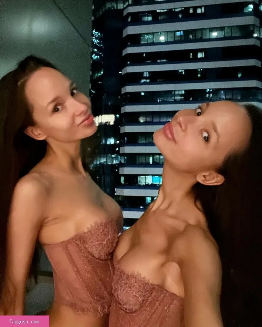Adelalinka Twins