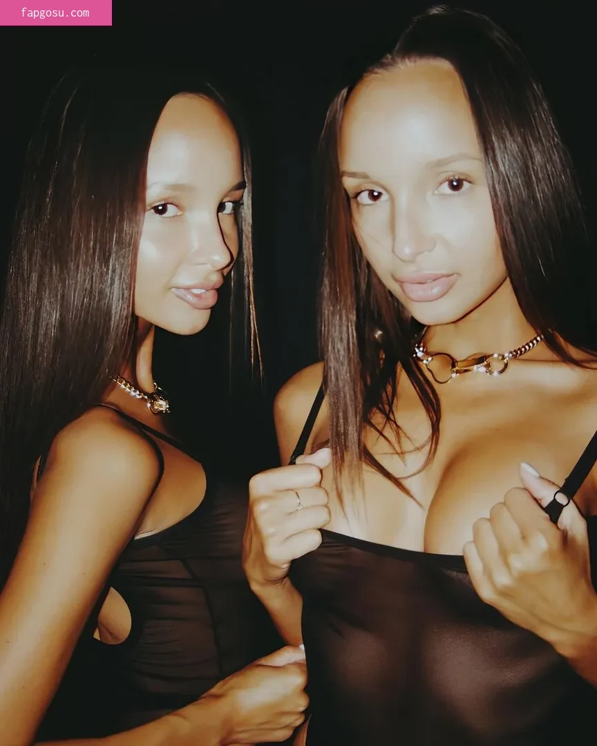 Adelalinka Twins