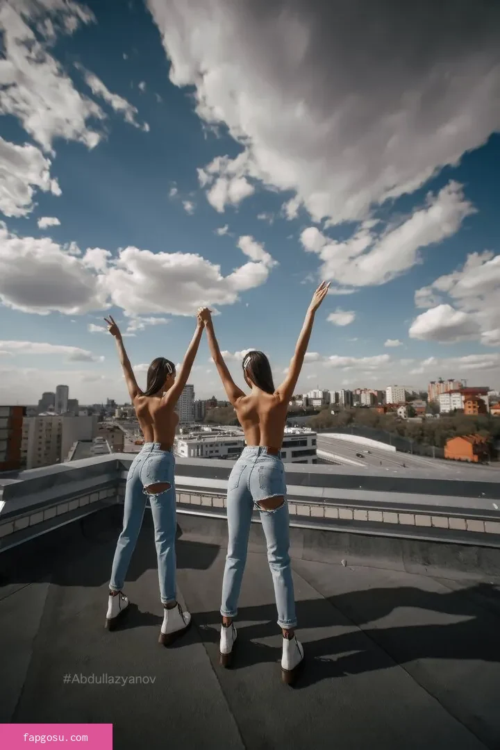 Adelalinka Twins