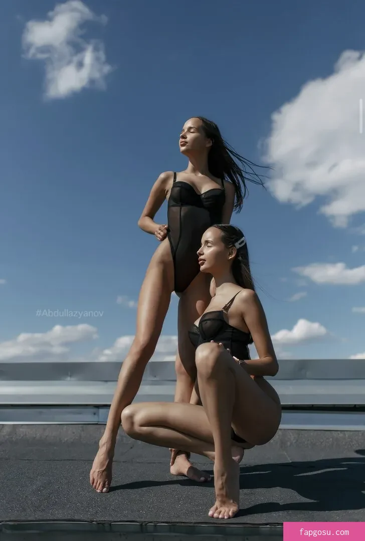 Adelalinka Twins
