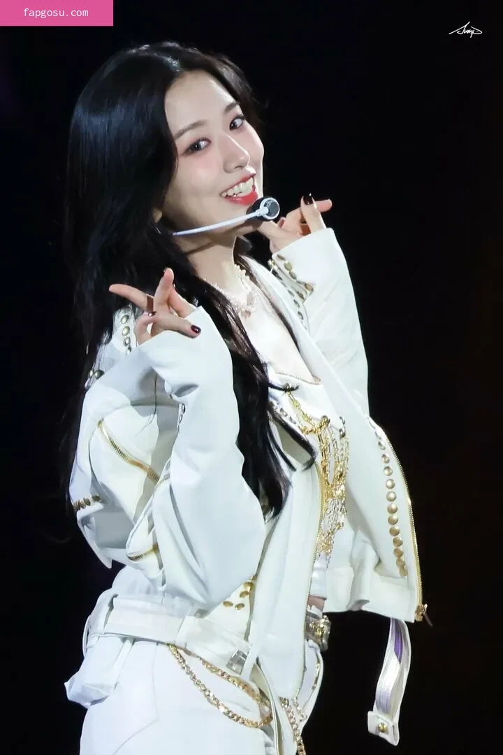 An Yujin 안유진 |
