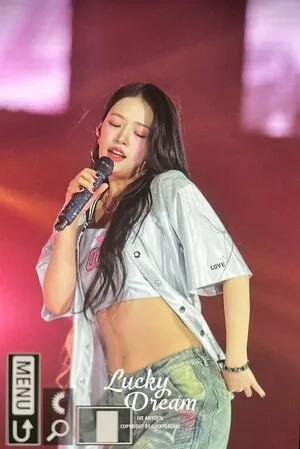 An Yujin 안유진 | content
