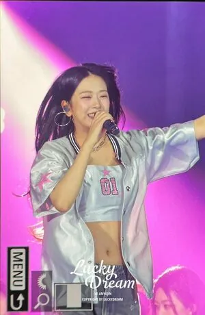 An Yujin 안유진 | content