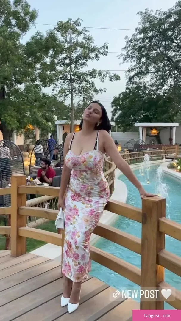 _ayushaaaa__