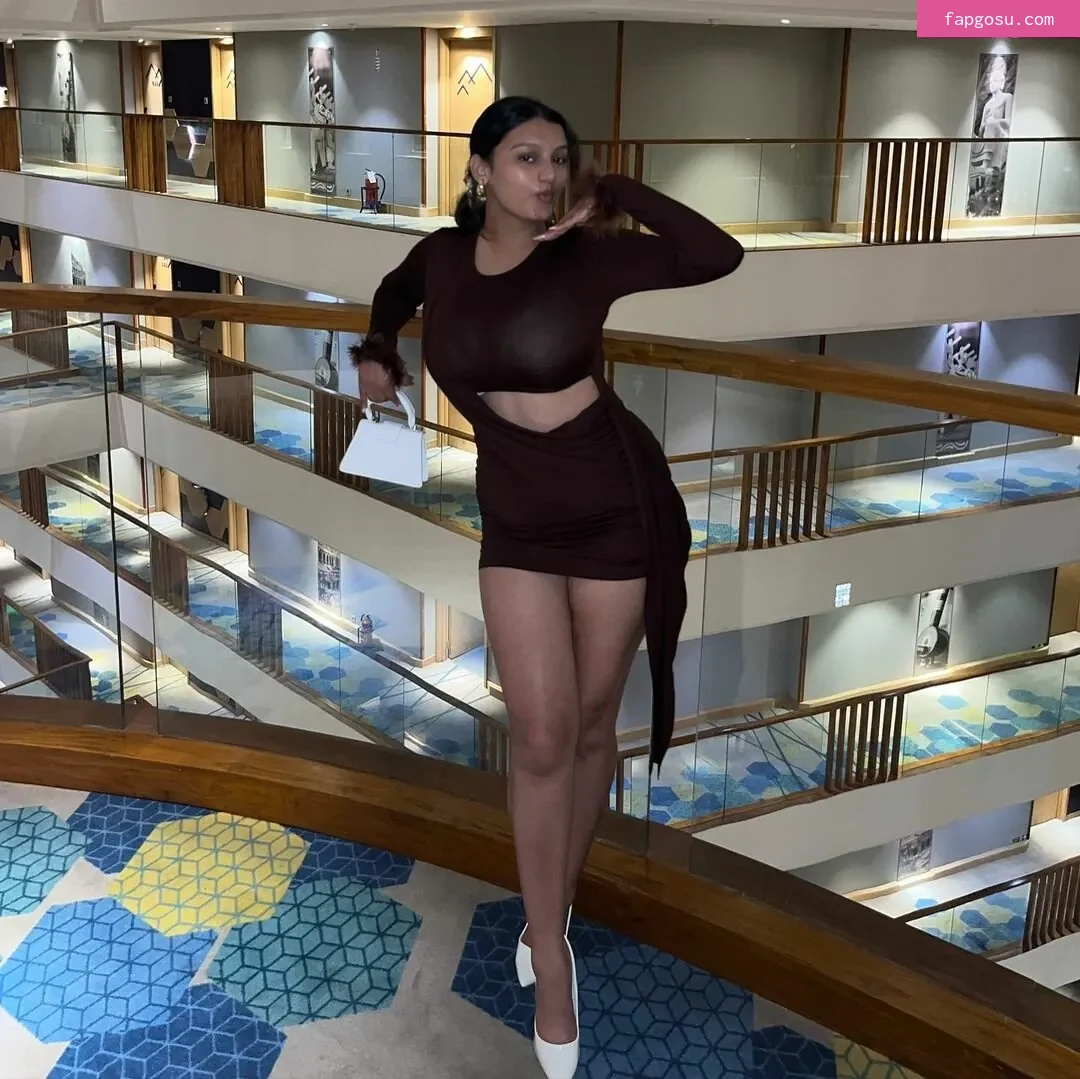 _ayushaaaa__