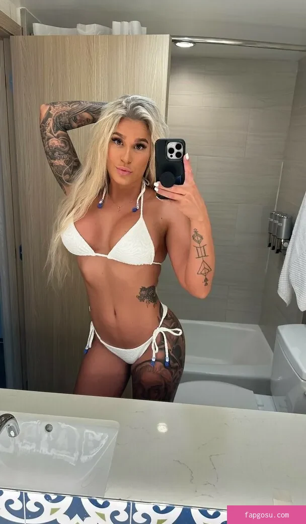 BrazyBecca