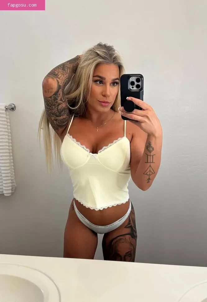 BrazyBecca
