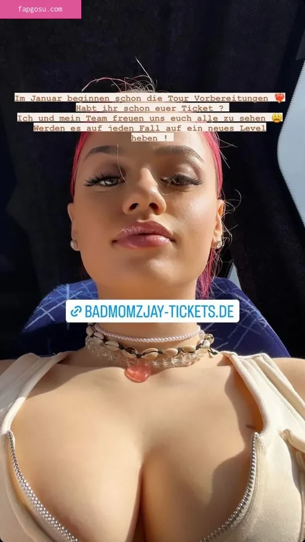 badmomzjay