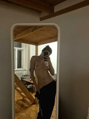 BarelyBlushing content