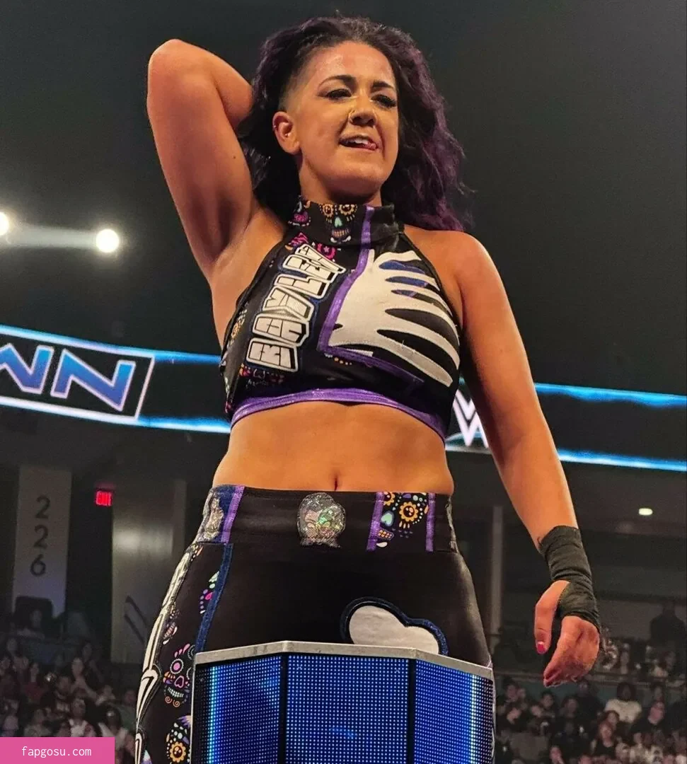 Bayley - Photo #1065
