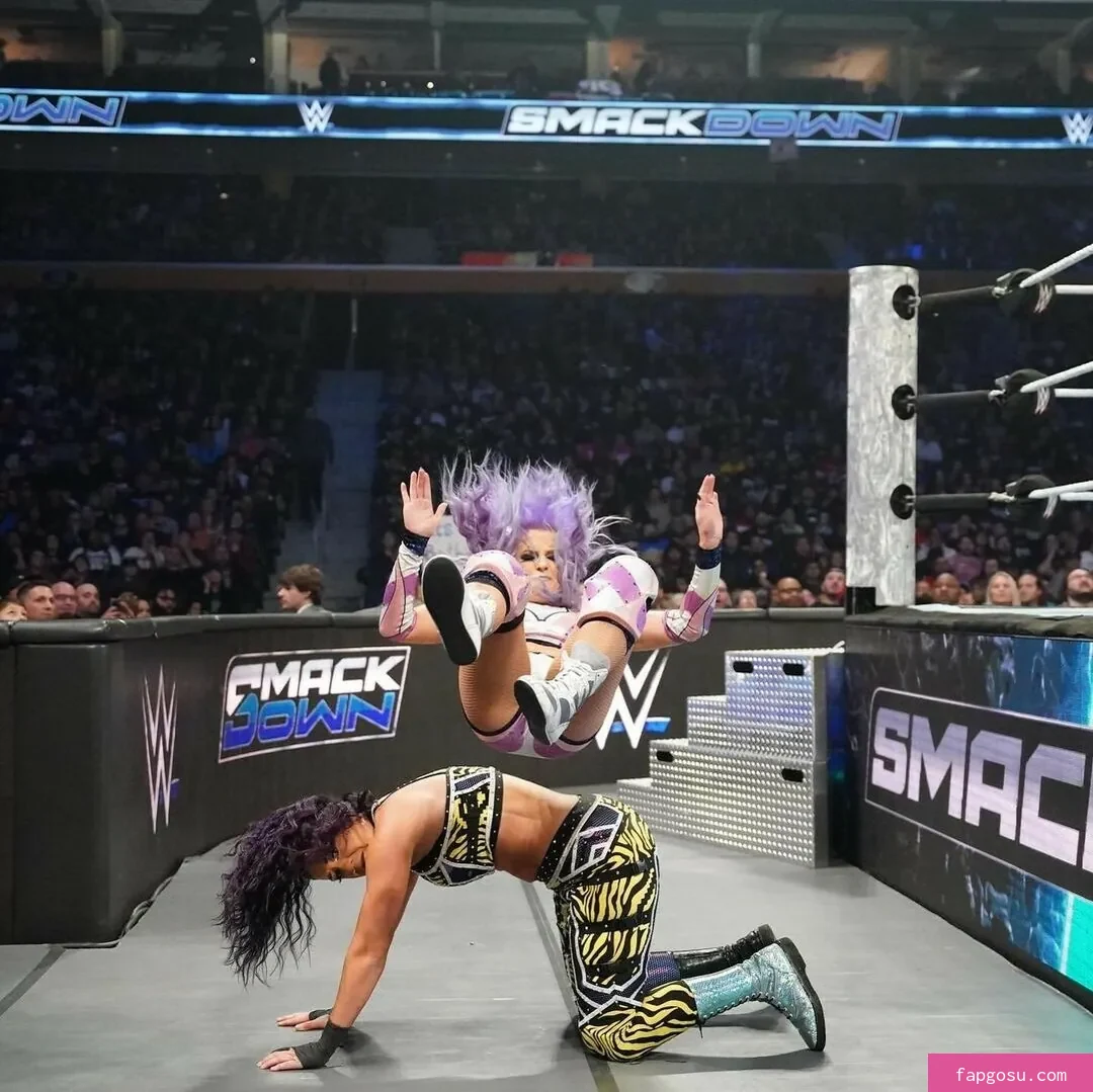 Bayley - Photo #1150