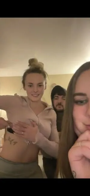 Beez ASMR content