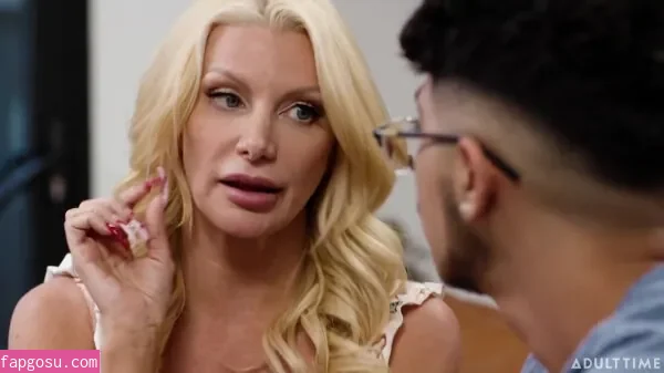 brittany_andrews - Photo #79