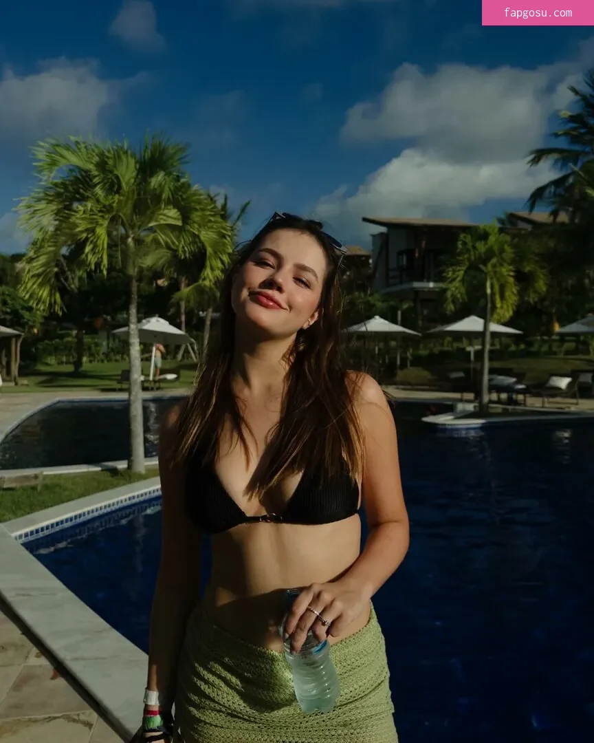 Bela Fernandes