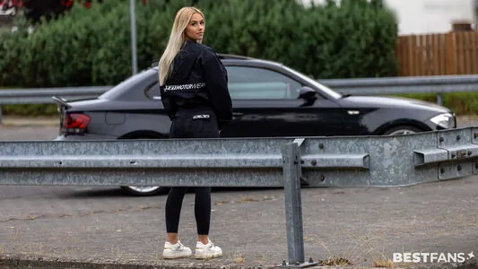 Bimmerblondiee content