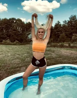 Bimmerblondiee content