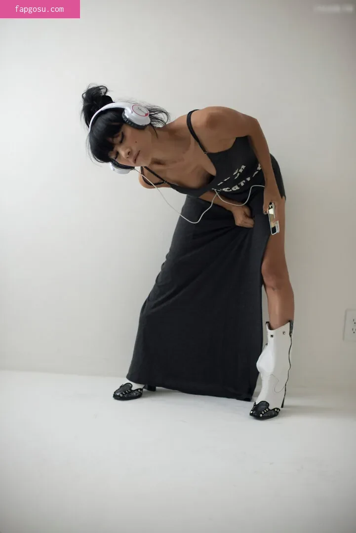 Bai Ling