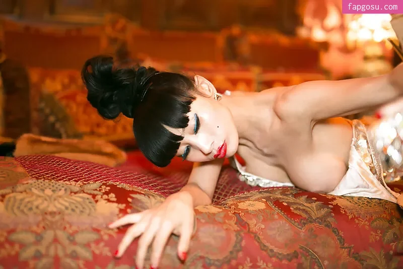 Bai Ling