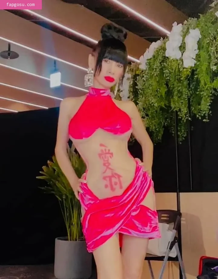 Bai Ling