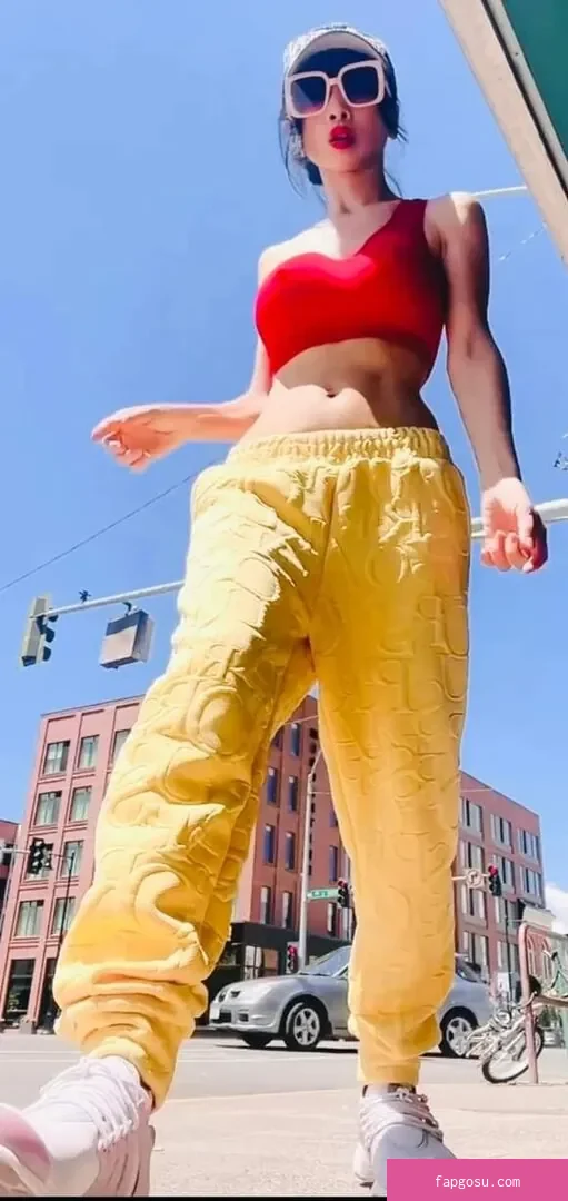 Bai Ling