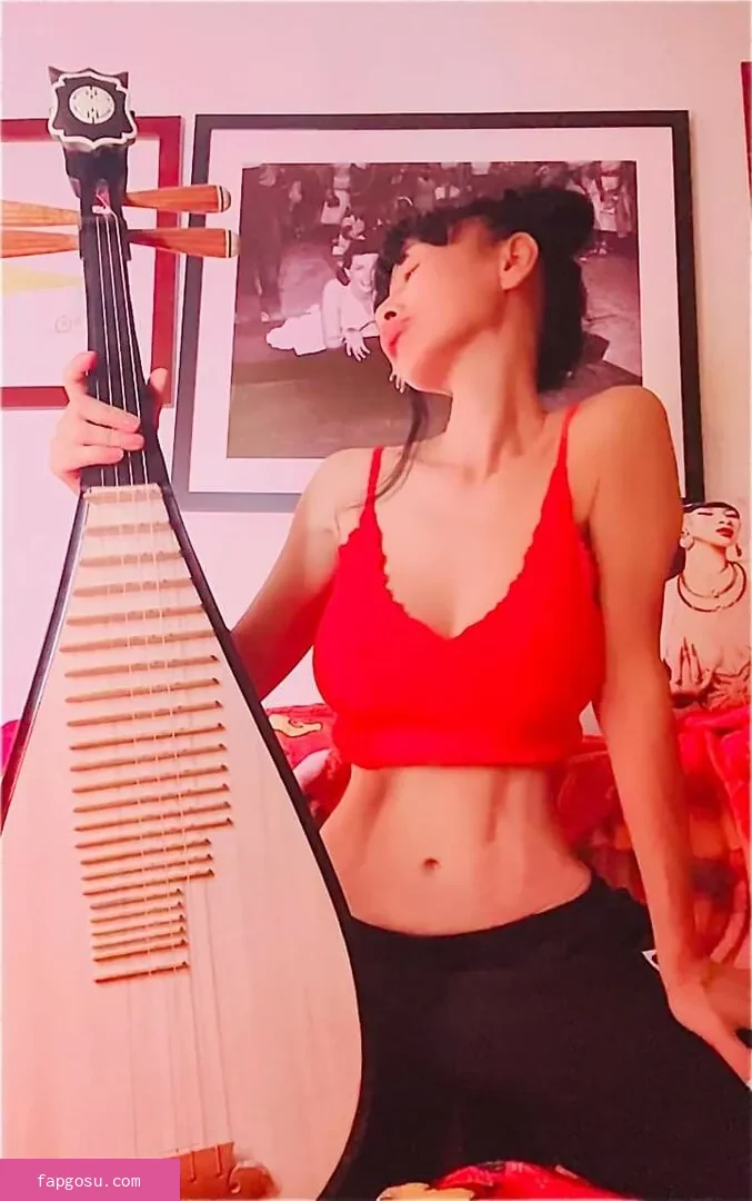 Bai Ling