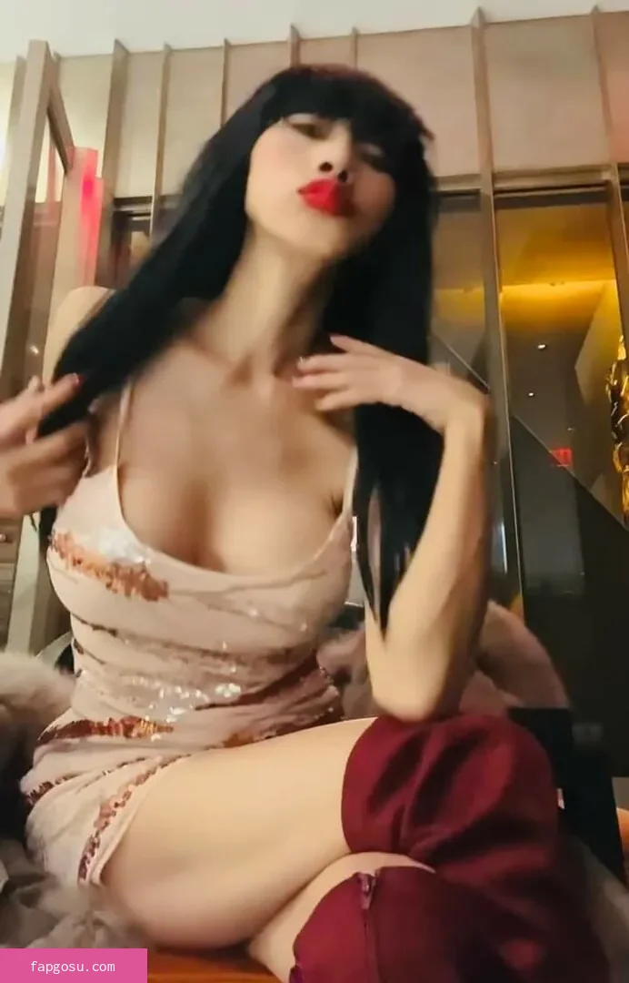 Bai Ling