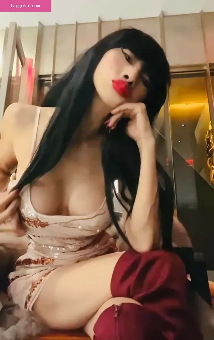 Bai Ling