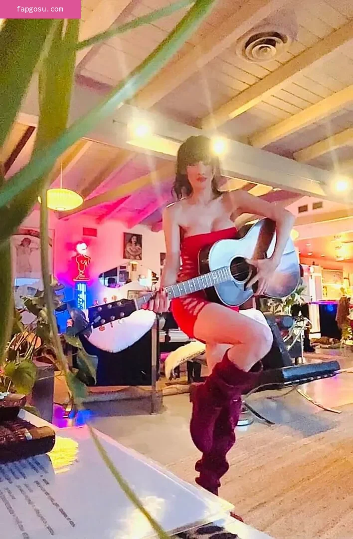 Bai Ling